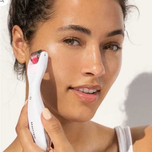 BNIB BeautyBio's Get That Glow Microneedling Discovery Set - Picture 4 of 12